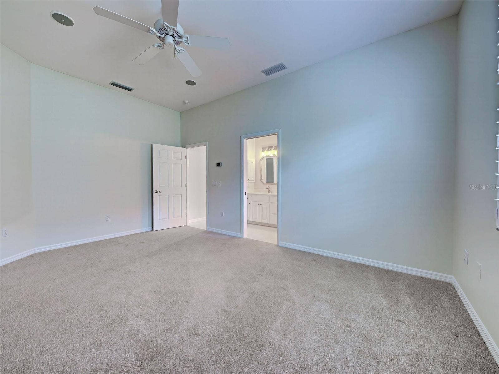 2nd bedroom.