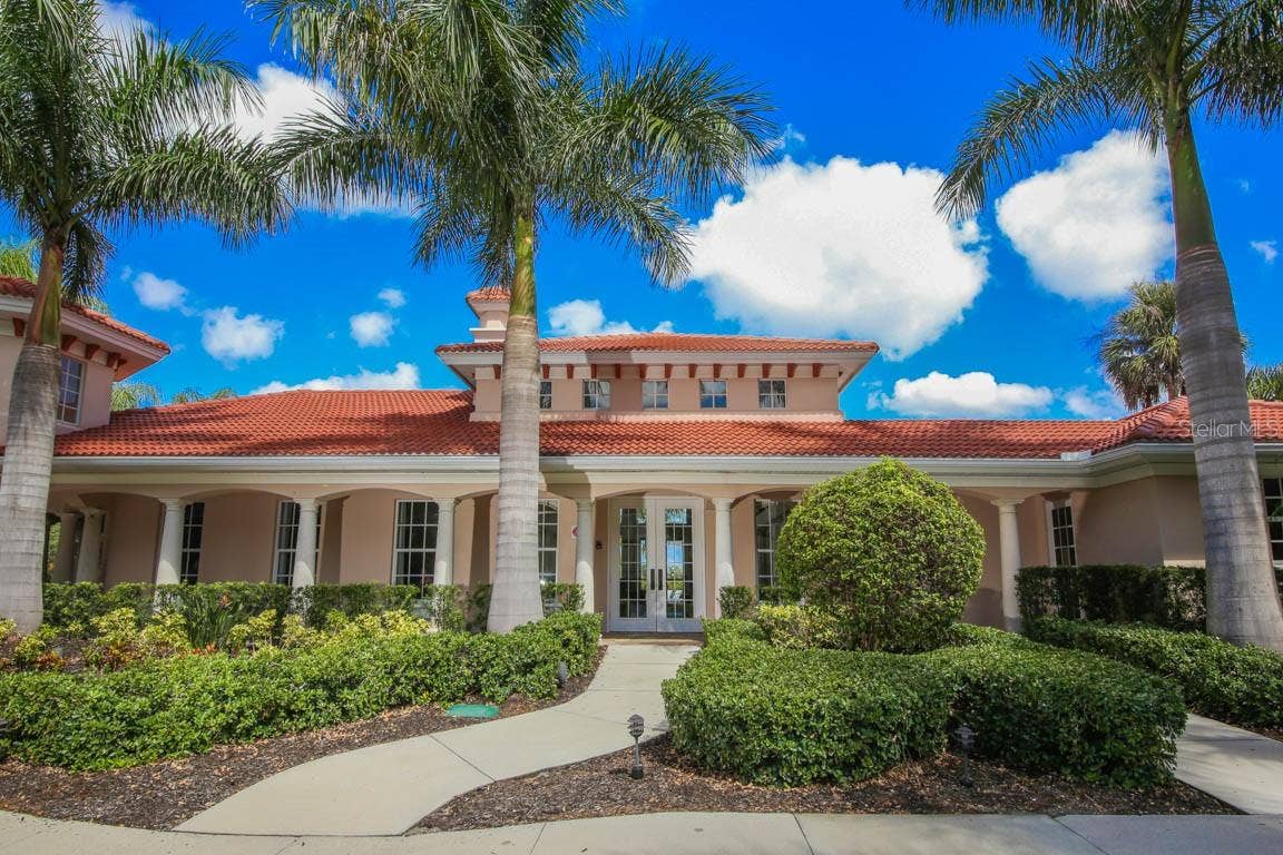 Make new friends at the socially active clubhouse at TGIFs, welcome back parties or holiday events.