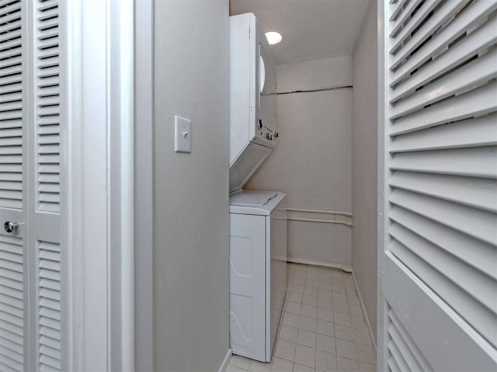 808 CAPRI ISLES BLVD, #111, Venice, FL 34292 Laundry area