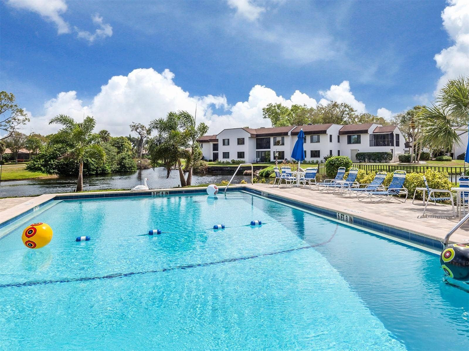 808 CAPRI ISLES BLVD, #111, Venice, FL 34292 lap style pool