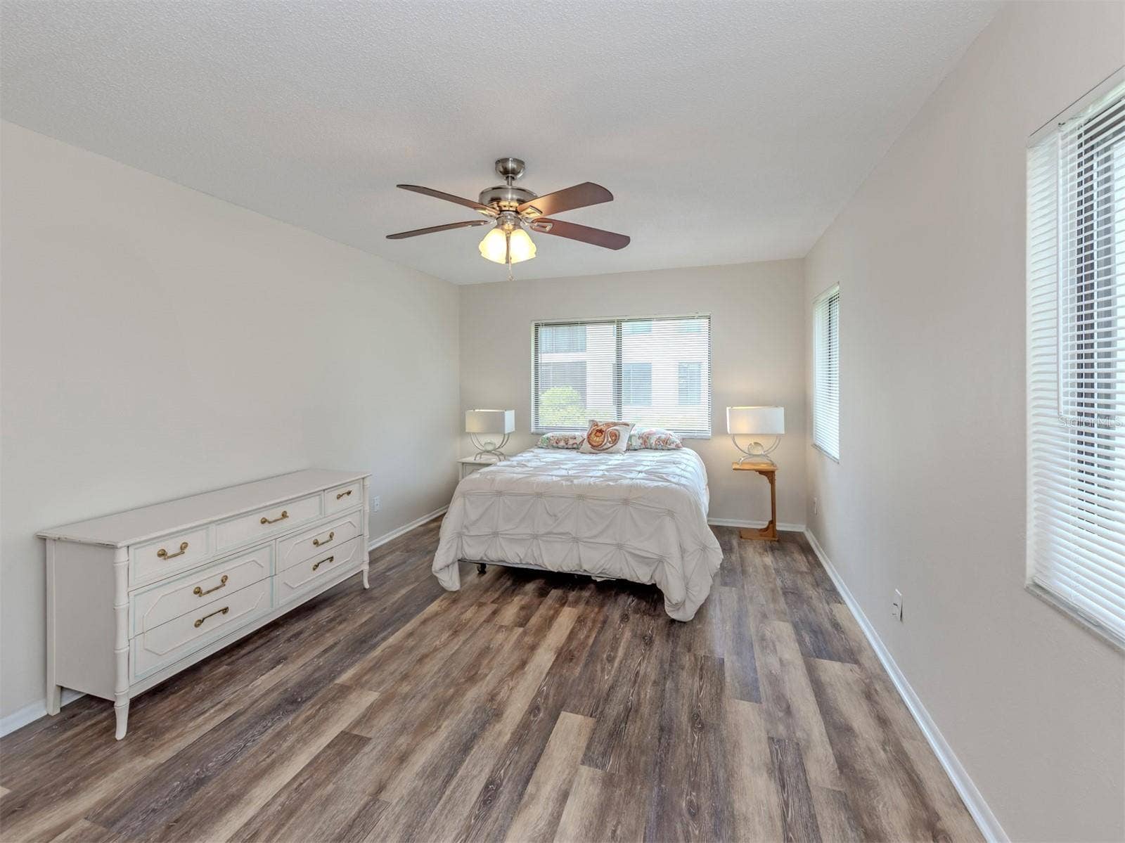 808 CAPRI ISLES BLVD, #111, Venice, FL 34292 Master bedroom