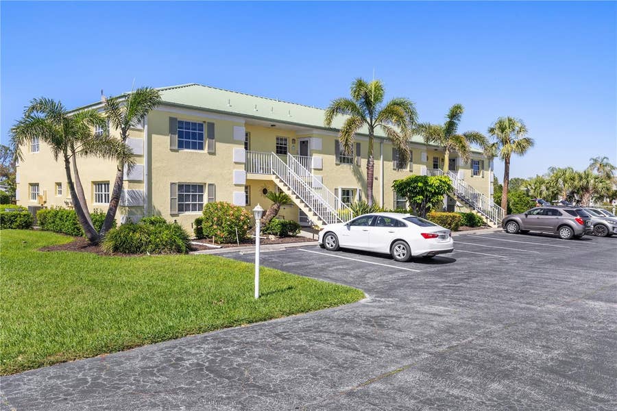 Property photo for 942 CAPRI ISLES BOULEVARD, #105, Venice, FL