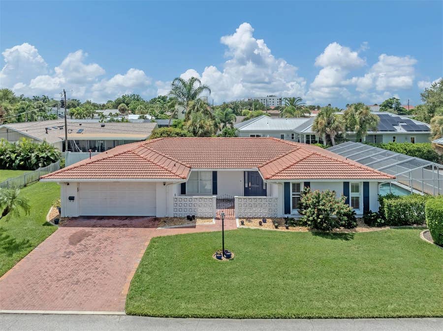 Property photo for 12 GULF MANOR DRIVE, Venice, FL