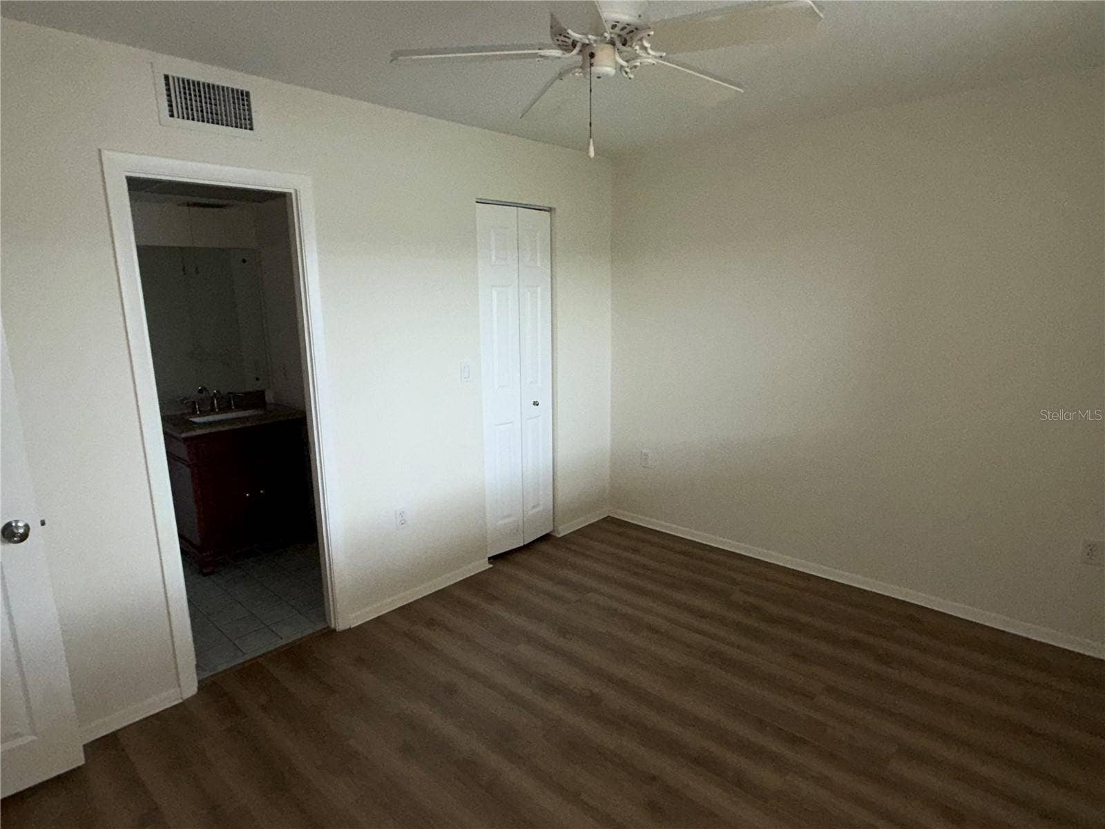 Bed 2 has walk in closet