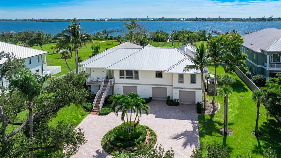 Property photo for 1115 BAYSHORE DRIVE, Englewood, FL