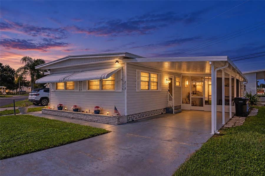 Property photo for 216 OUTER DRIVE E, Venice, FL