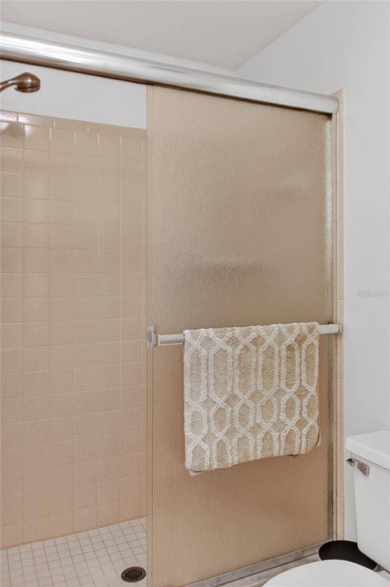 360 THREE LAKES LANE, #H, Venice, FL 34285 Primary stand up shower