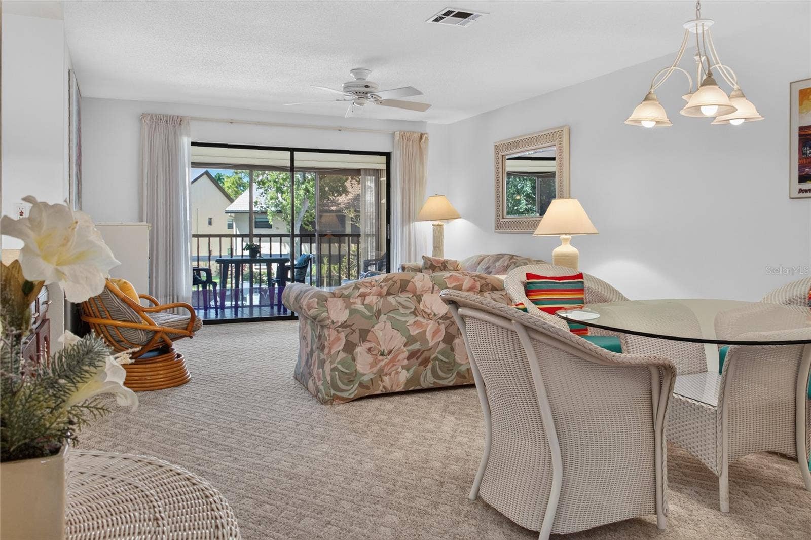 360 THREE LAKES LANE, #H, Venice, FL 34285 Open floor plan with dining and living combo