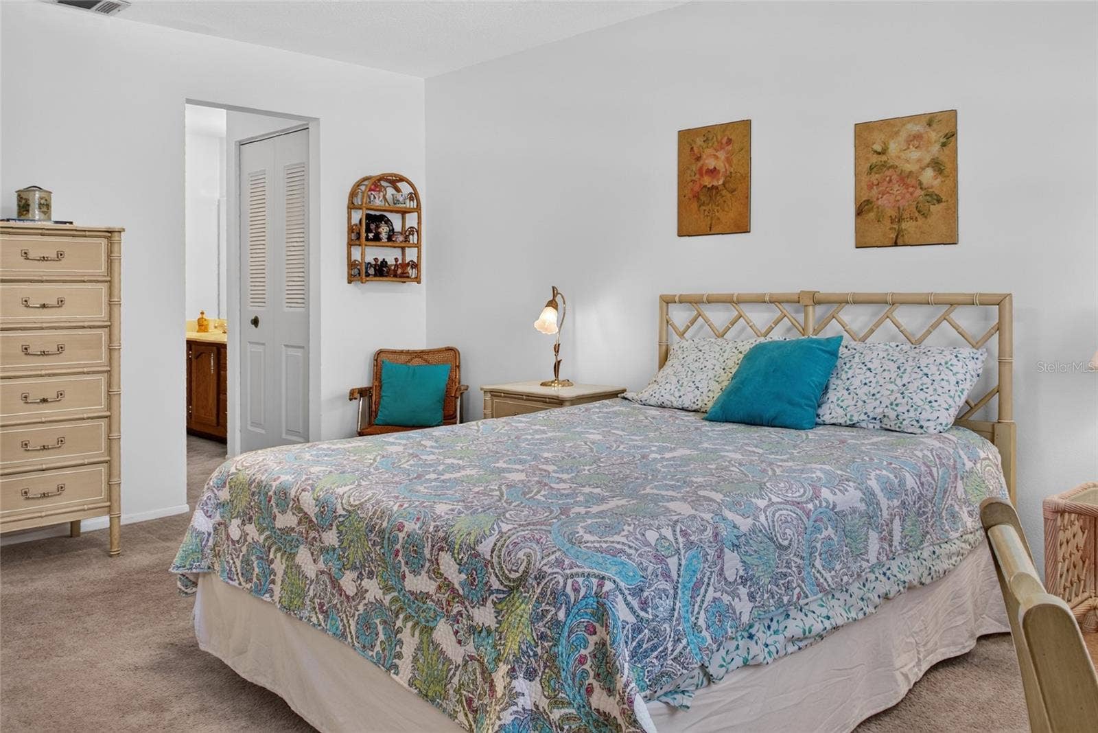 360 THREE LAKES LANE, #H, Venice, FL 34285 Primary bedroom with en-suite bathroom