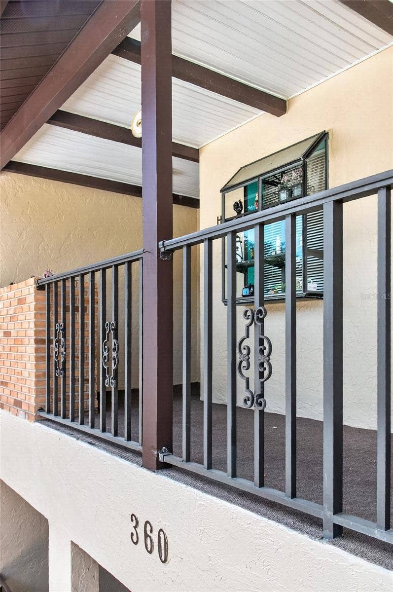 360 THREE LAKES LANE, #H, Venice, FL 34285 Private entrance