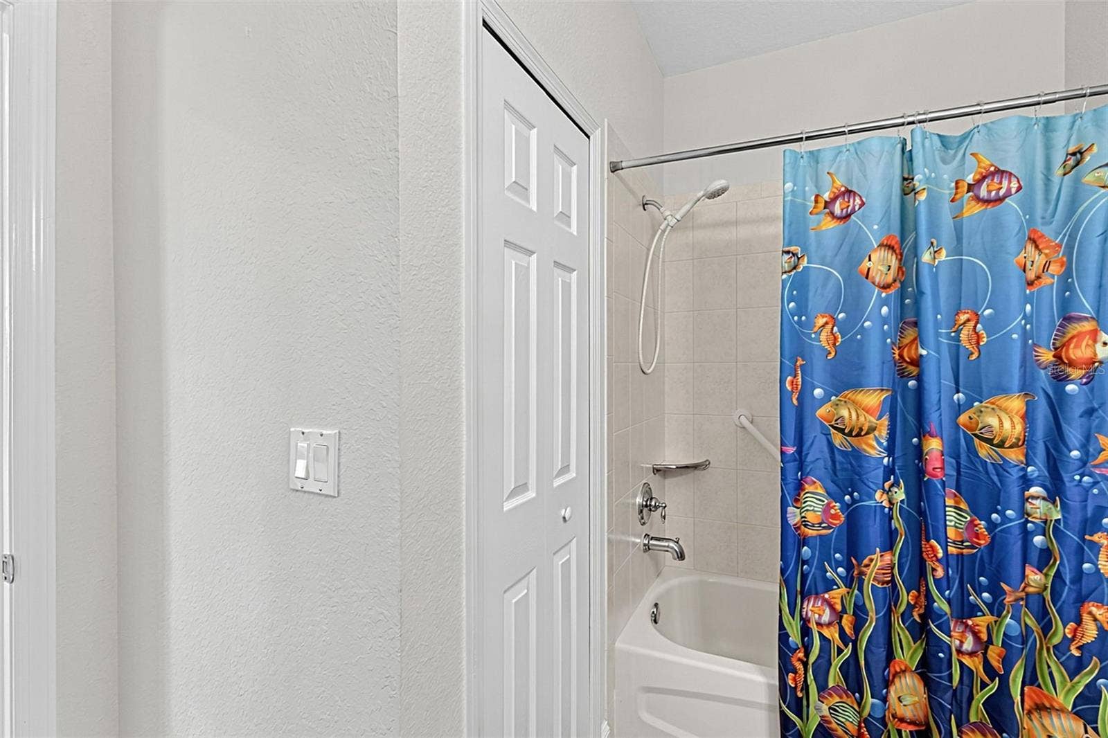 101 NATURES WAY, #1307, Rotonda West, FL 33947 Tub and Shoer. Built in Linen Closet