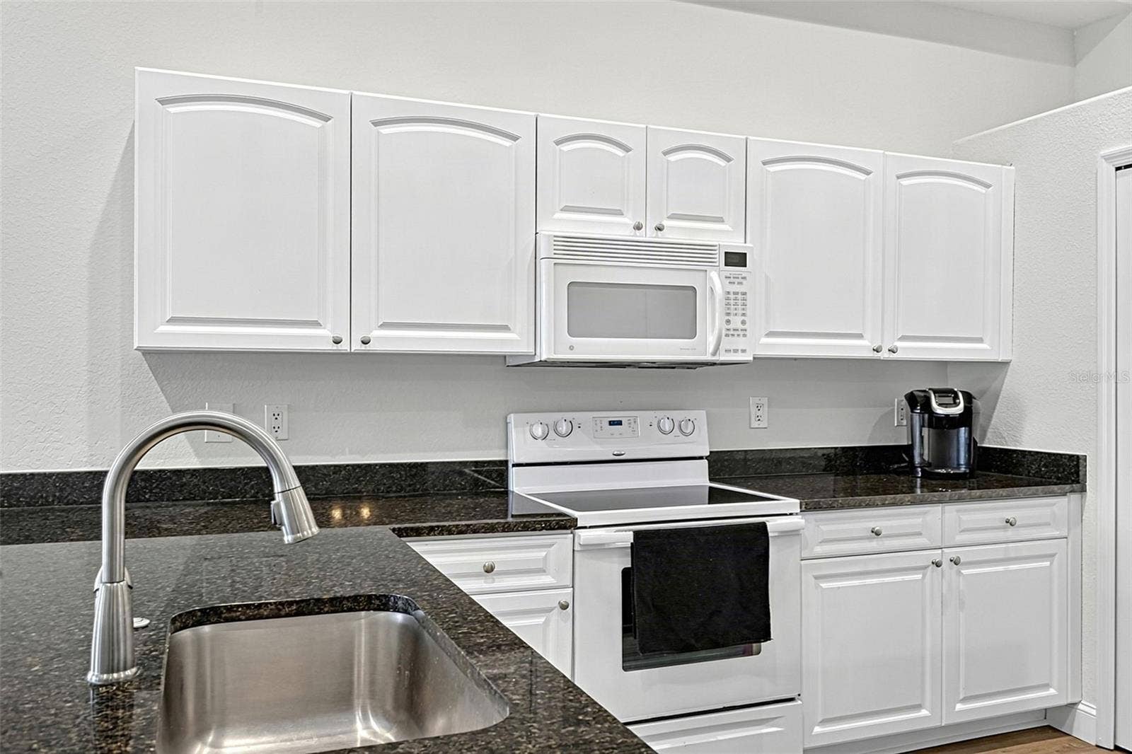 101 NATURES WAY, #1307, Rotonda West, FL 33947 Granite countertops and refurbished cabinets