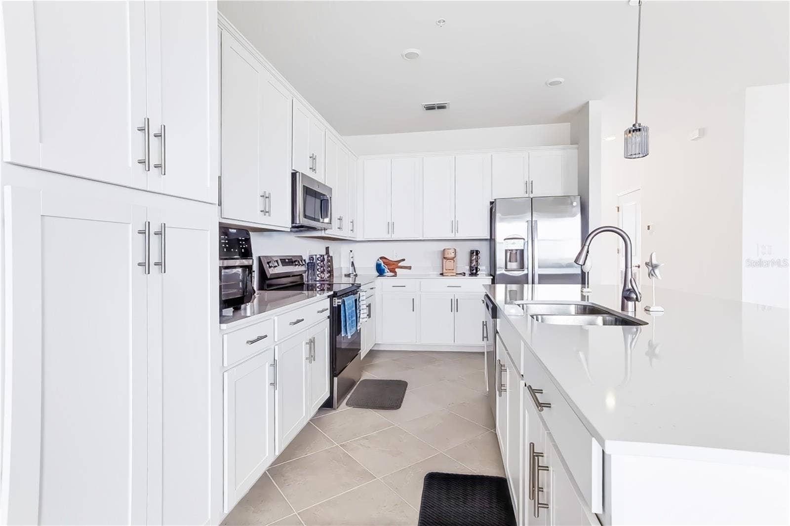17600 OPAL SAND DRIVE, #402, Venice, FL 34293 Kitchen