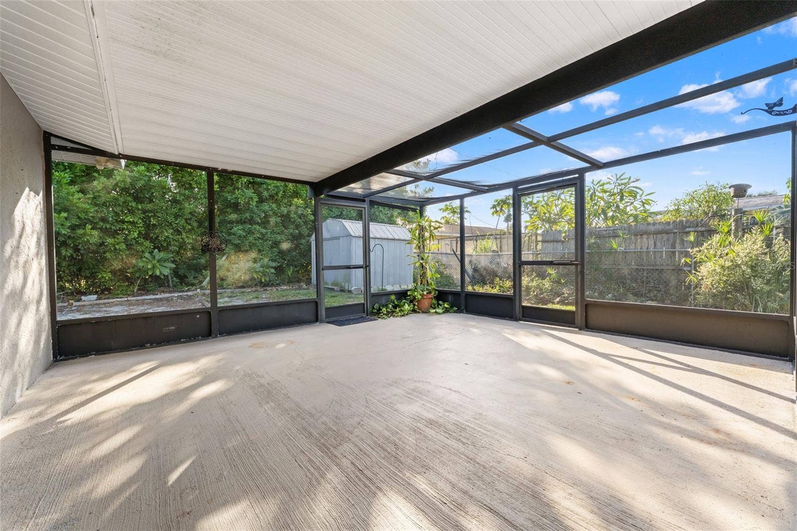 512 GLEN OAK ROAD, Venice, FL 34293 Expansive lanai