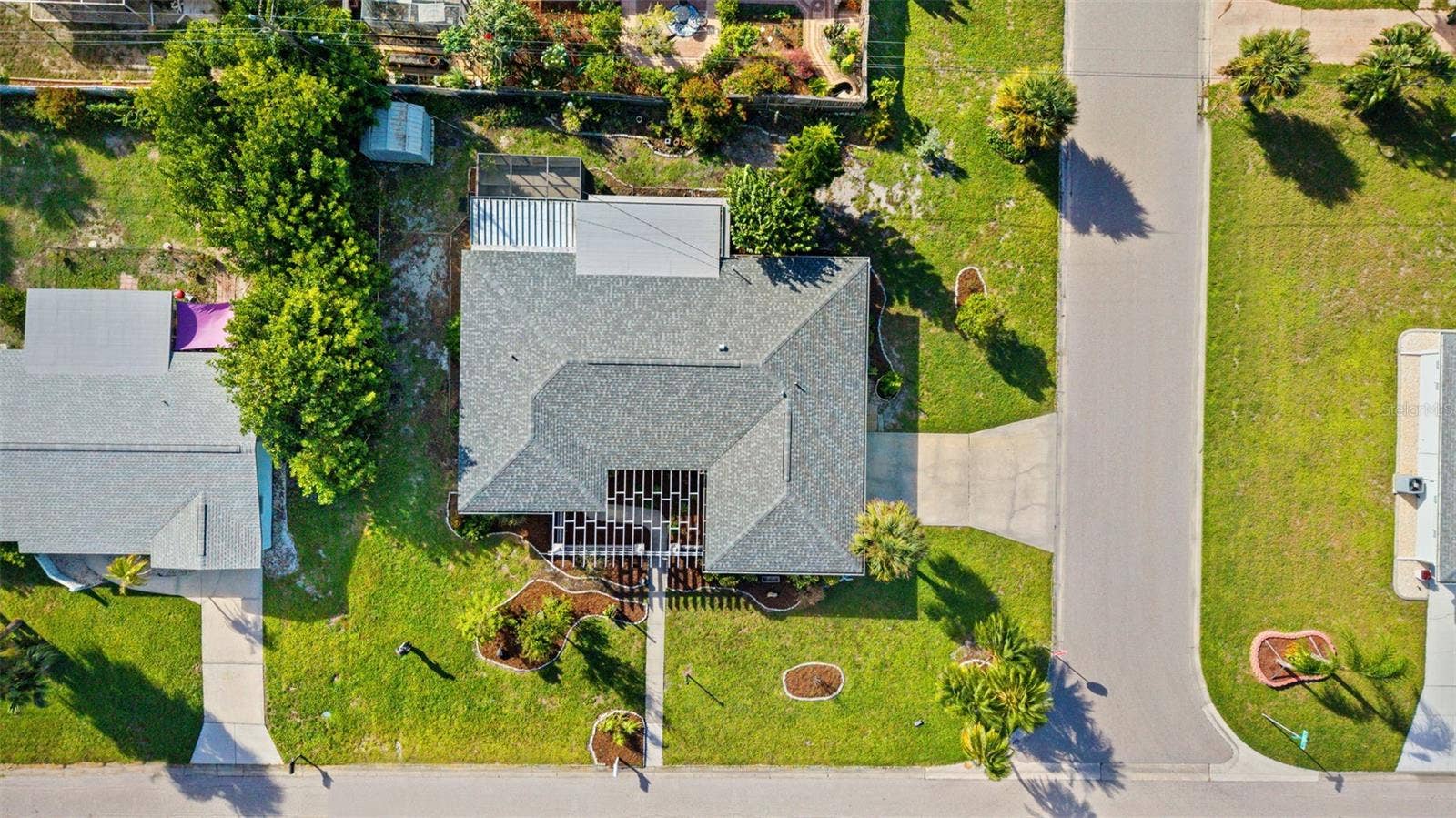 512 GLEN OAK ROAD, Venice, FL 34293 Boat/RV/extra parking on east side of home