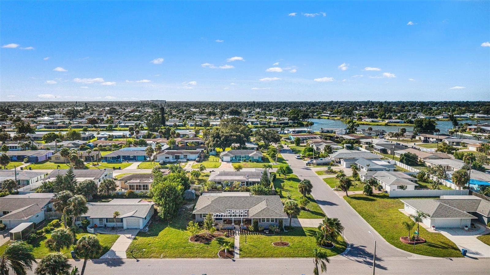 512 GLEN OAK ROAD, Venice, FL 34293 512 Glen Oak oversized, corner lot
