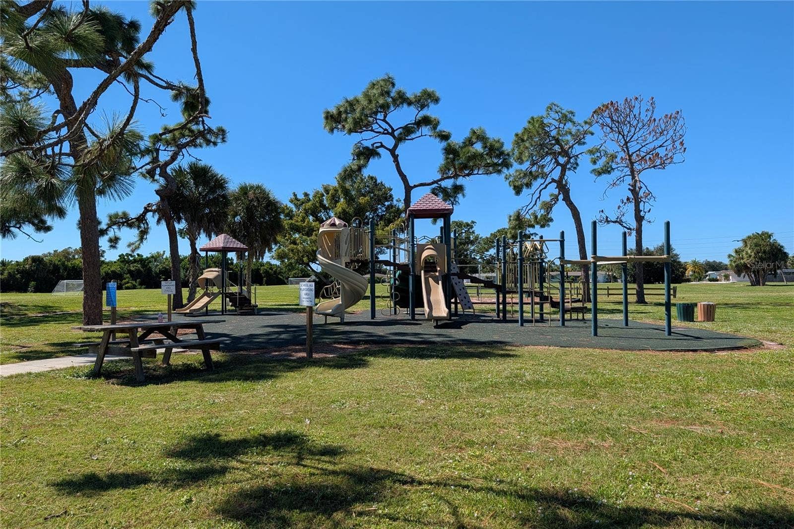 512 GLEN OAK ROAD, Venice, FL 34293 Venice Gardens Playground