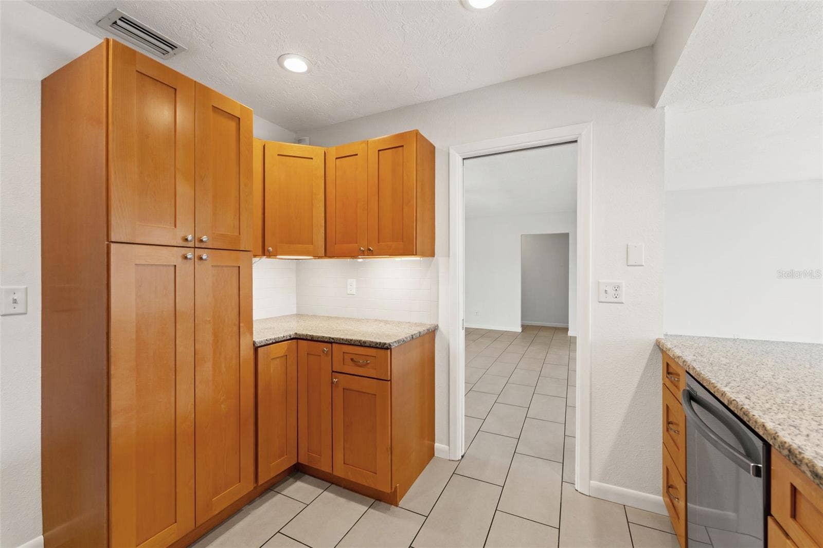 512 GLEN OAK ROAD, Venice, FL 34293 Lots of storage! Plus additional pantry/closet in hall