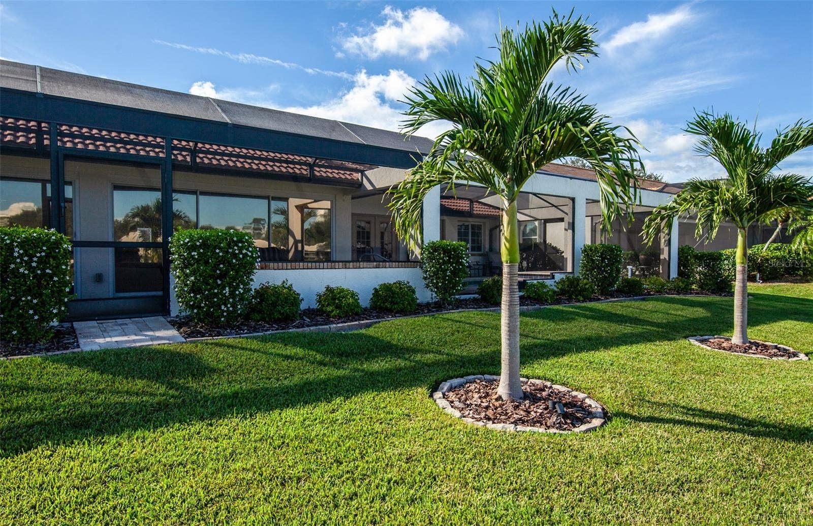 810 CARNOUSTIE DRIVE, Venice, FL 34293 Rear of pool enclosure