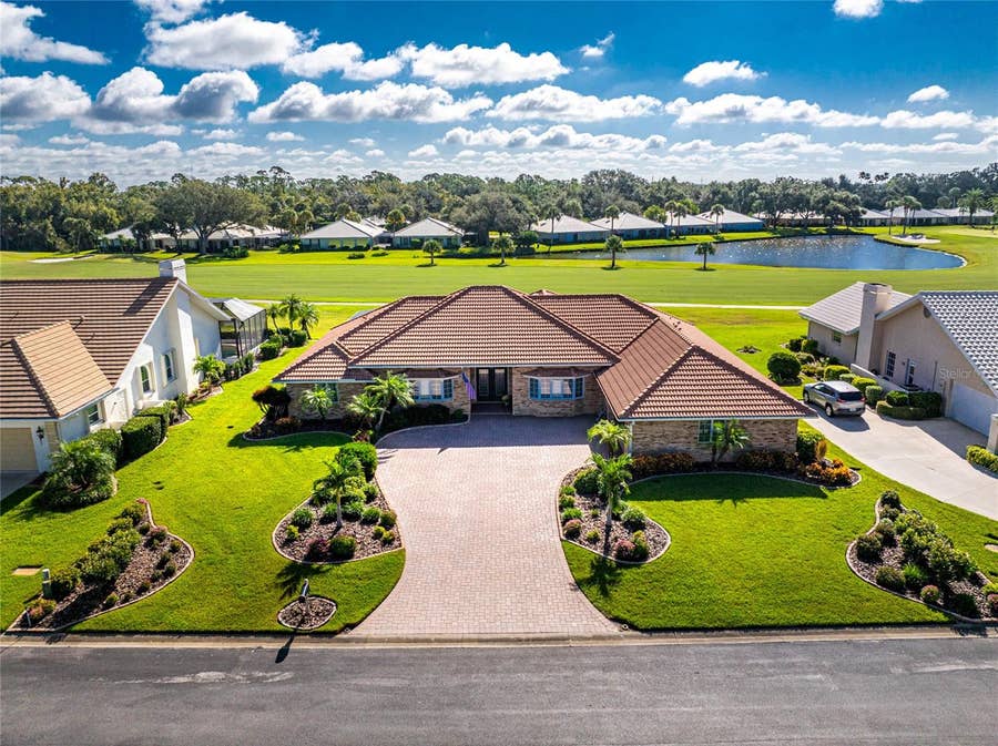 Property photo for 810 CARNOUSTIE DRIVE, Venice, FL