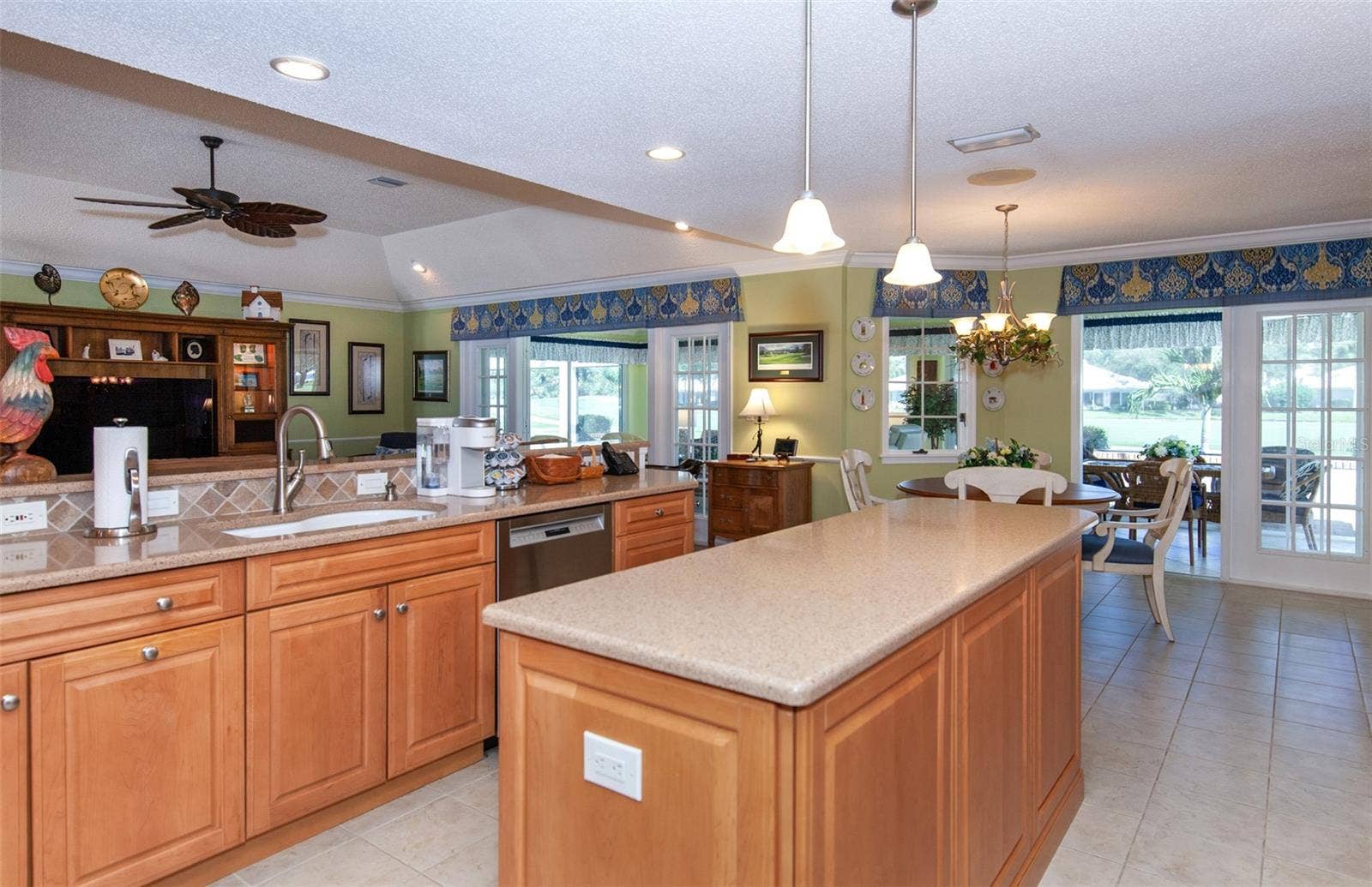 810 CARNOUSTIE DRIVE, Venice, FL 34293 810 CARNOUSTIE DRIVE, Venice, FL 34293