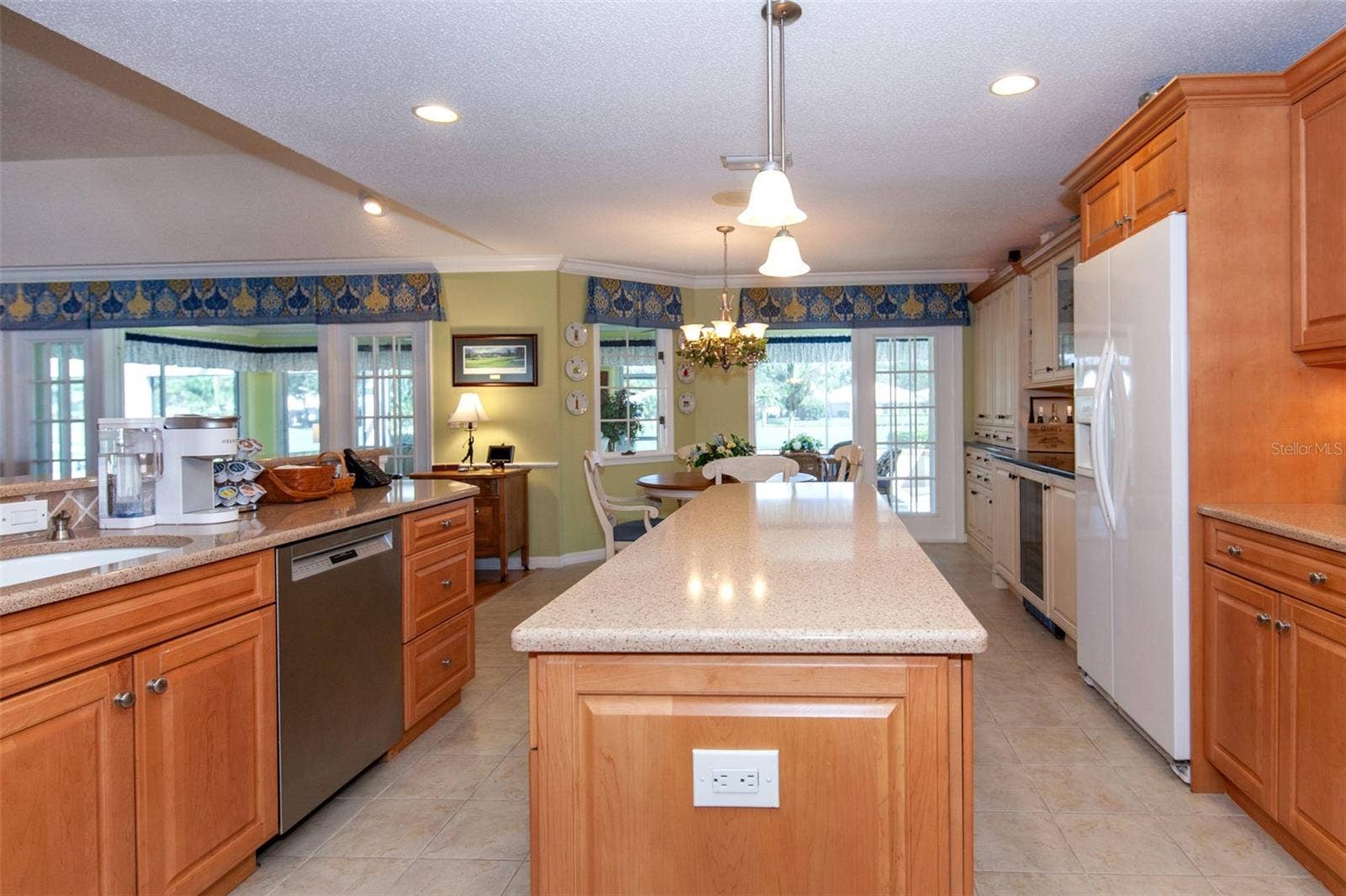 810 CARNOUSTIE DRIVE, Venice, FL 34293 Kitchen - 25 feet long