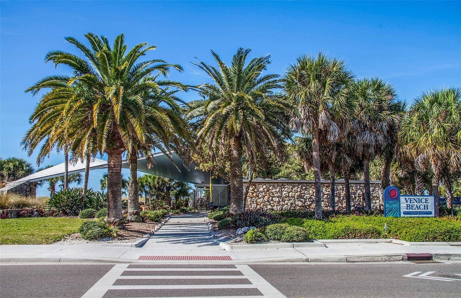 810 CARNOUSTIE DRIVE, Venice, FL 34293 810 CARNOUSTIE DRIVE, Venice, FL 34293