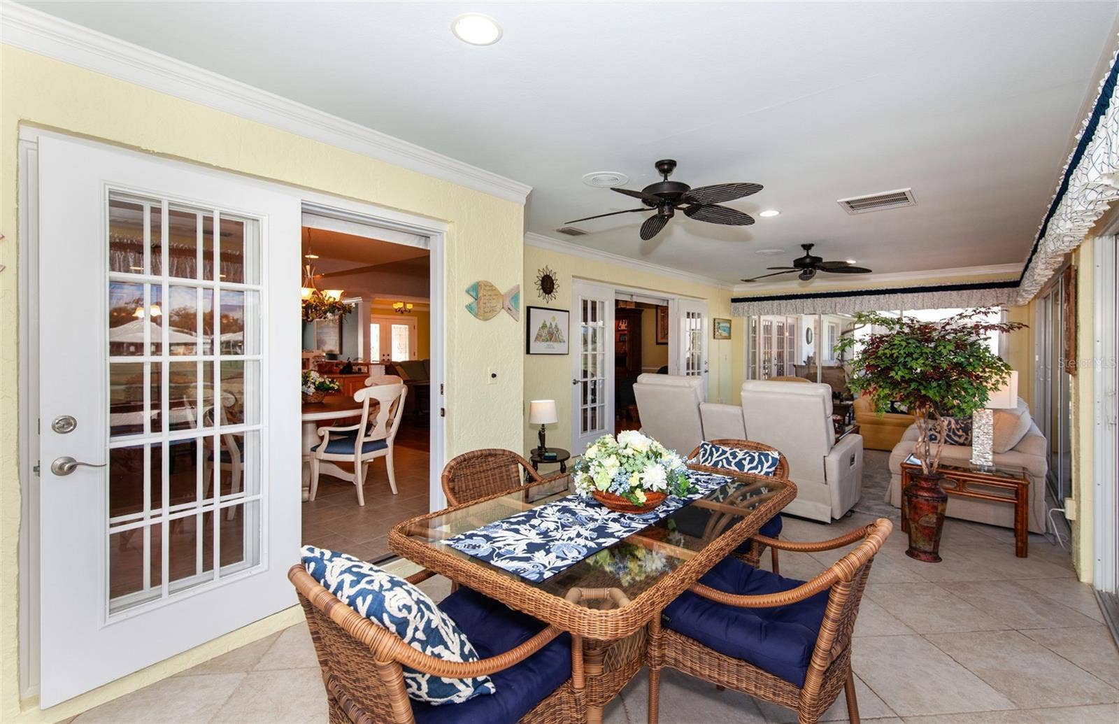 810 CARNOUSTIE DRIVE, Venice, FL 34293 Florida room dinette area