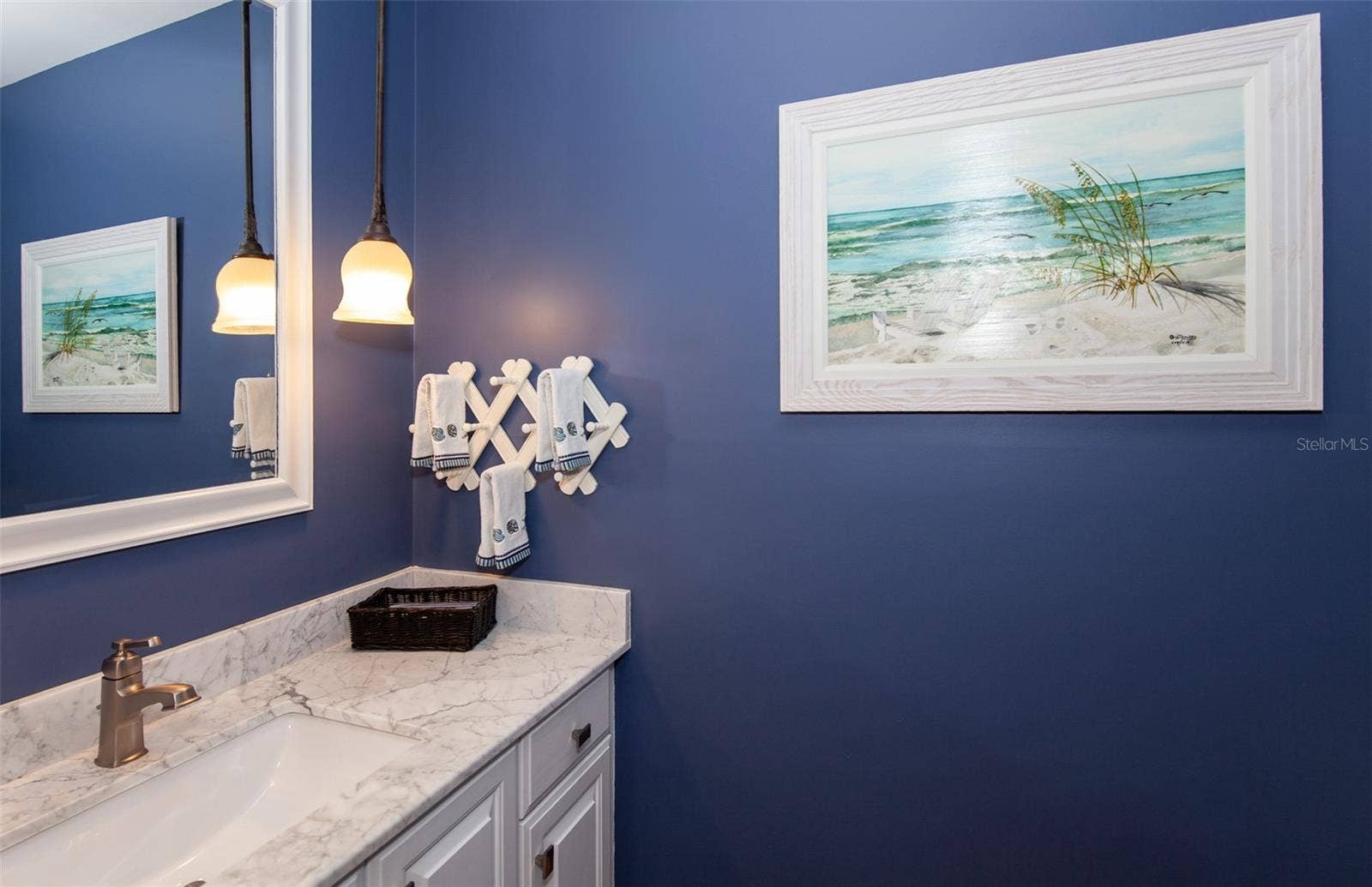 810 CARNOUSTIE DRIVE, Venice, FL 34293 Powder room