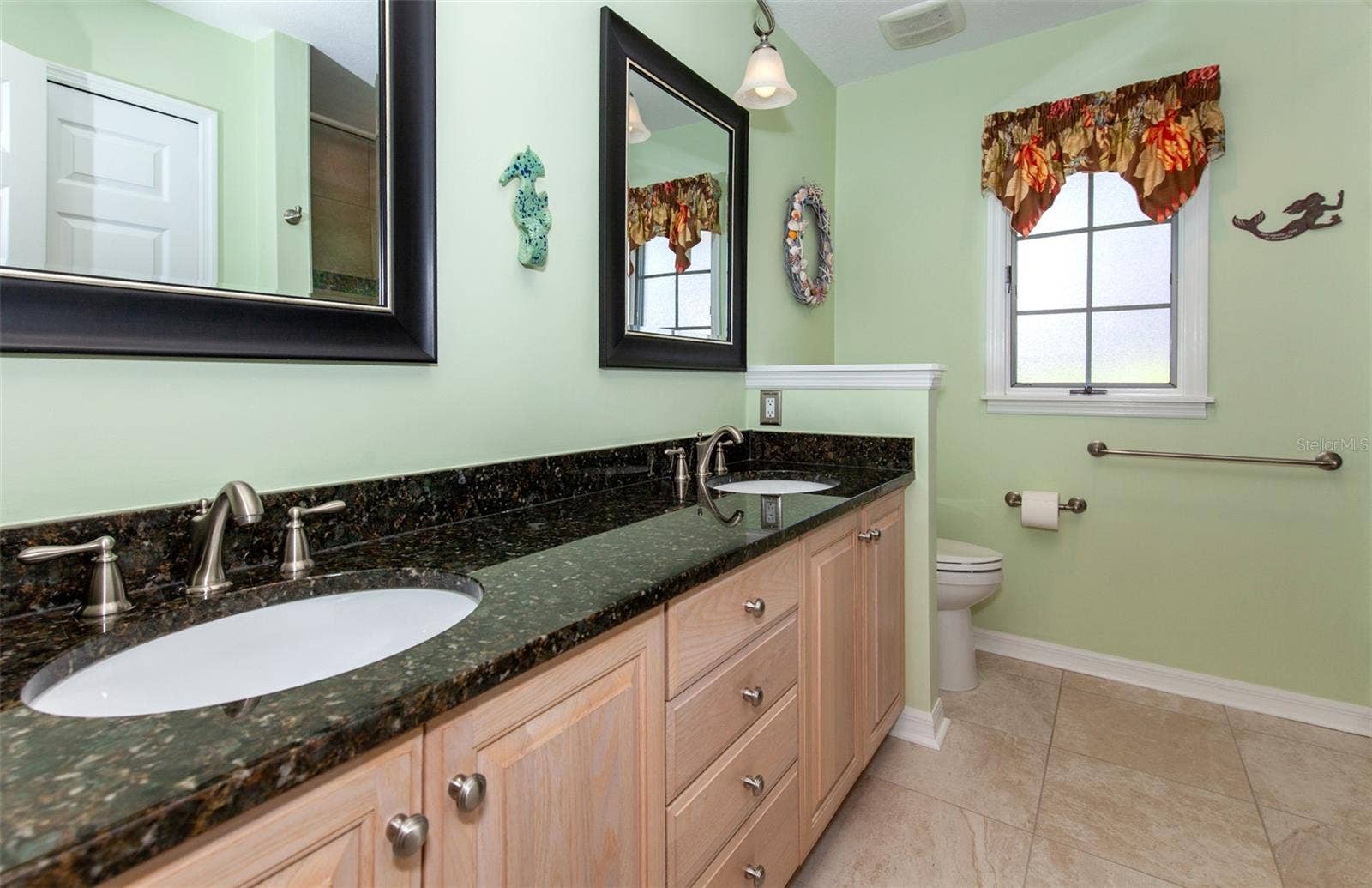 810 CARNOUSTIE DRIVE, Venice, FL 34293 Guest bath