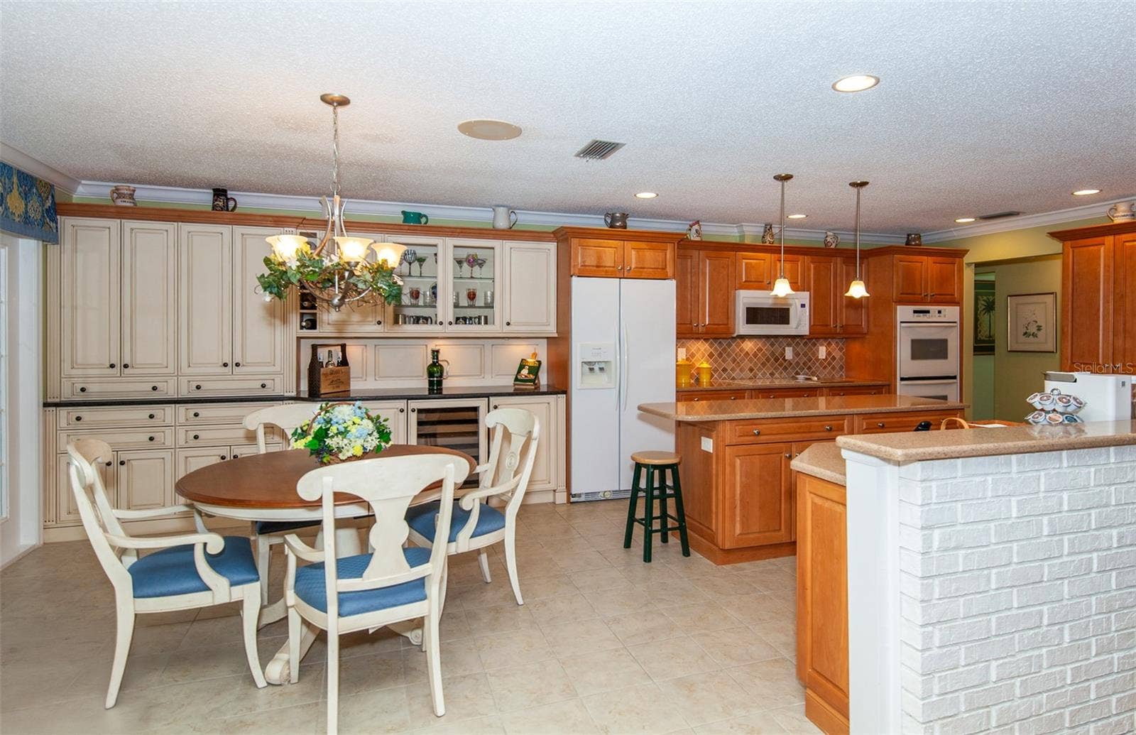 810 CARNOUSTIE DRIVE, Venice, FL 34293 Dinette area