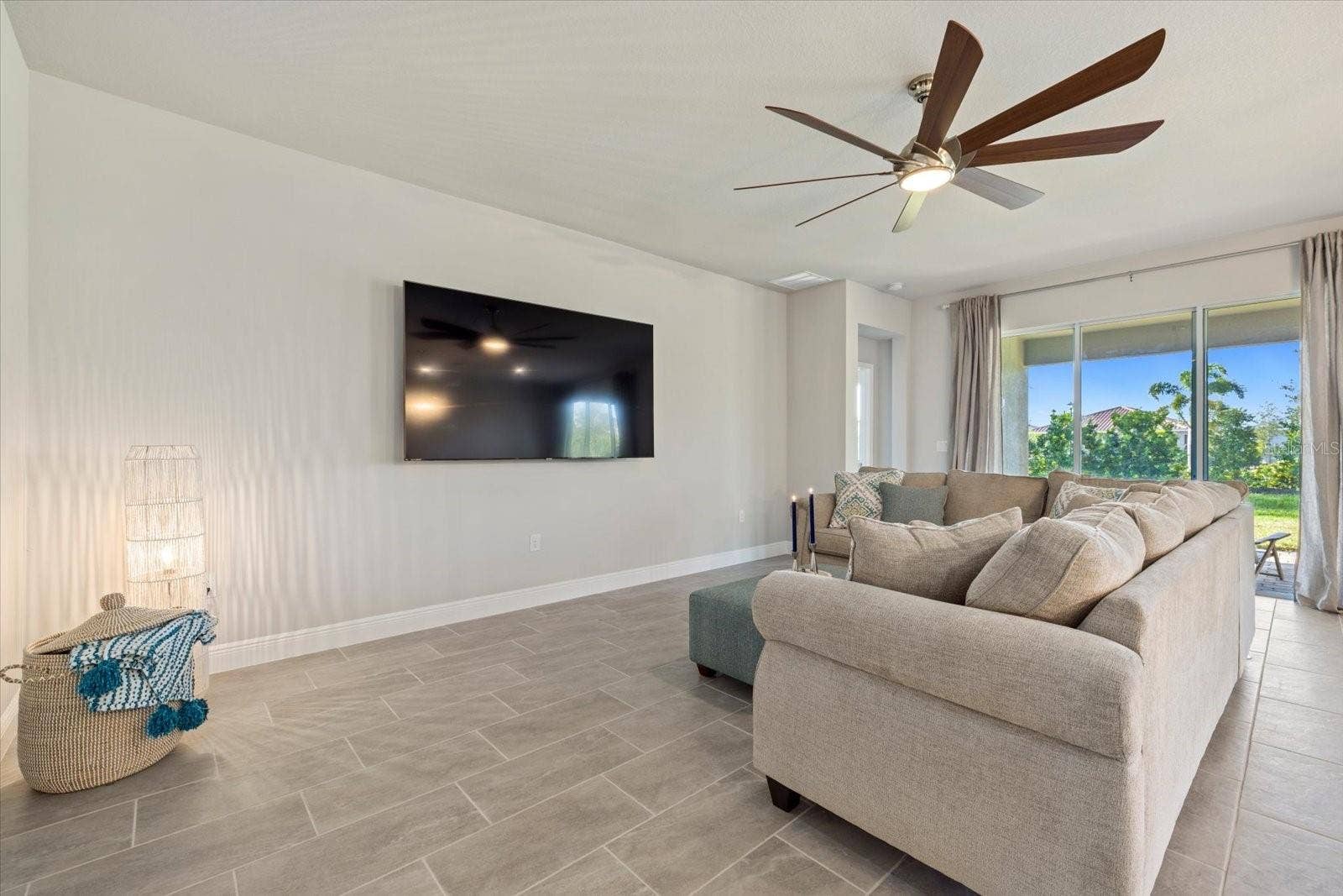 11925 BOHEMIAN PLACE, Venice, FL 34293 Living Room