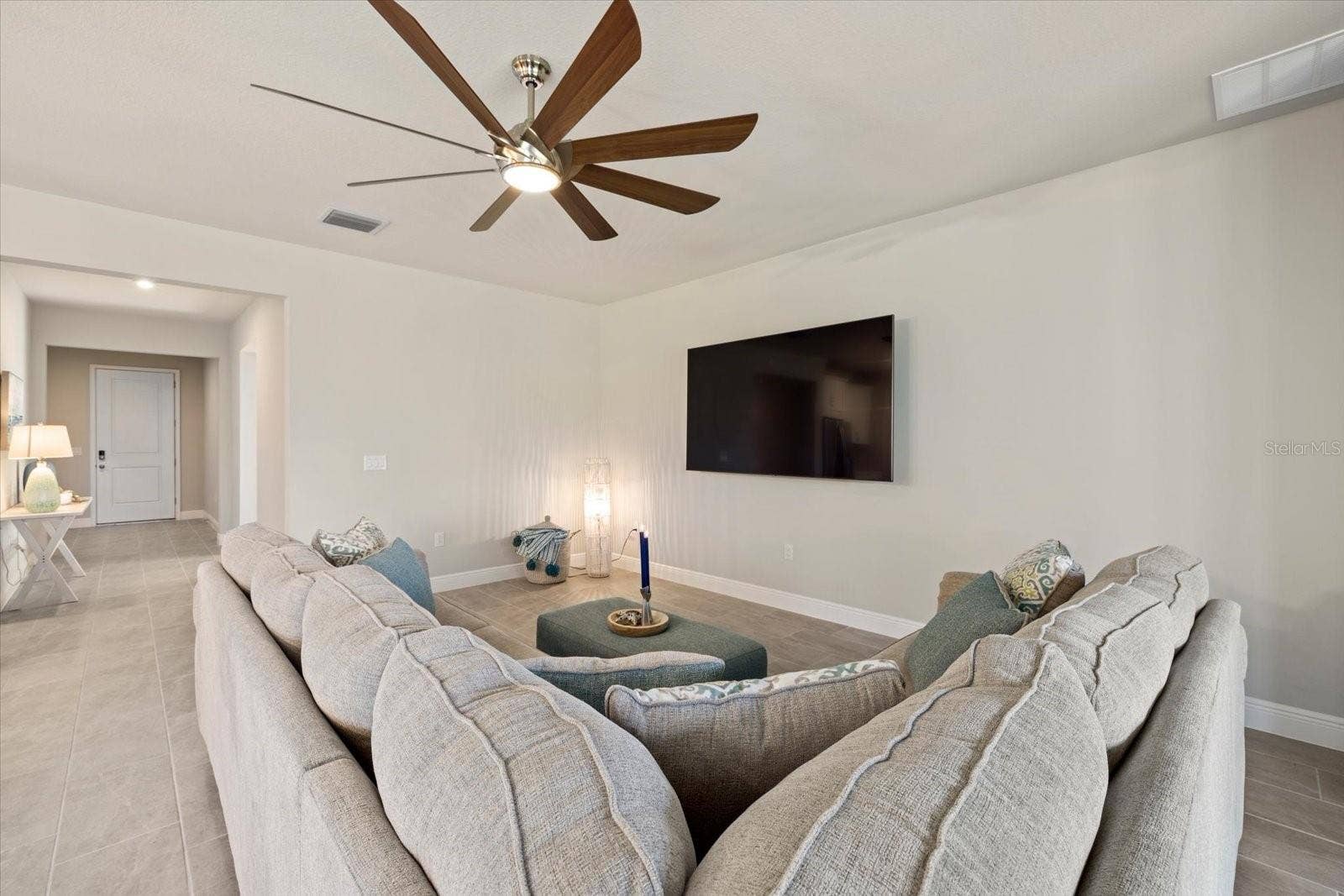 11925 BOHEMIAN PLACE, Venice, FL 34293 Living Room