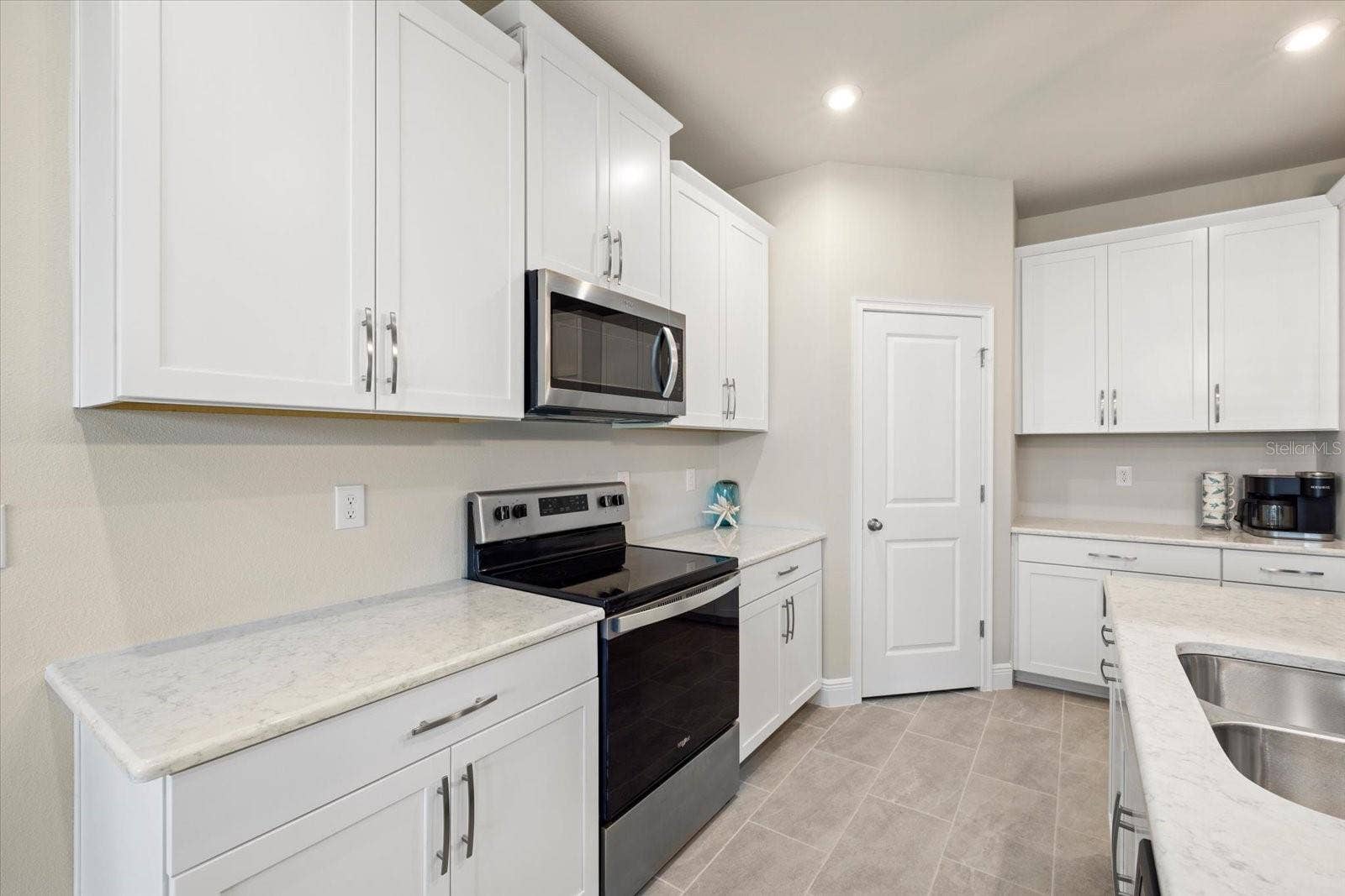 11925 BOHEMIAN PLACE, Venice, FL 34293 Kitchen