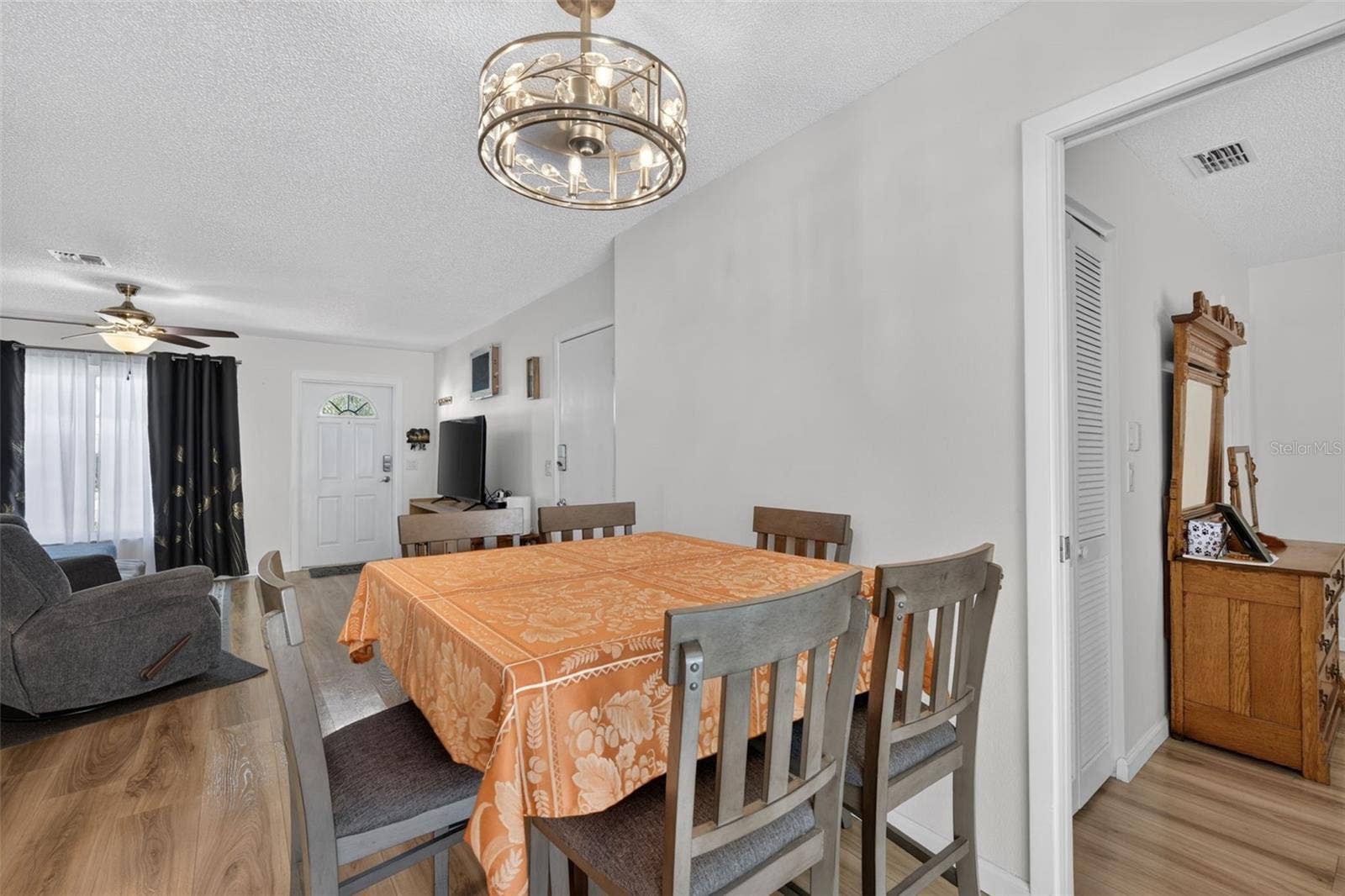 82 CIRCLEWOOD DRIVE, #A3-4, Venice, FL 34293 View of dining area from family room