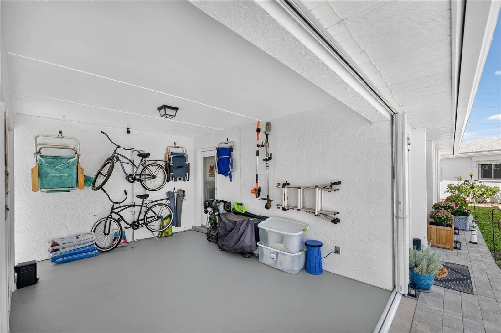 82 CIRCLEWOOD DRIVE, #A3-4, Venice, FL 34293 Carport
