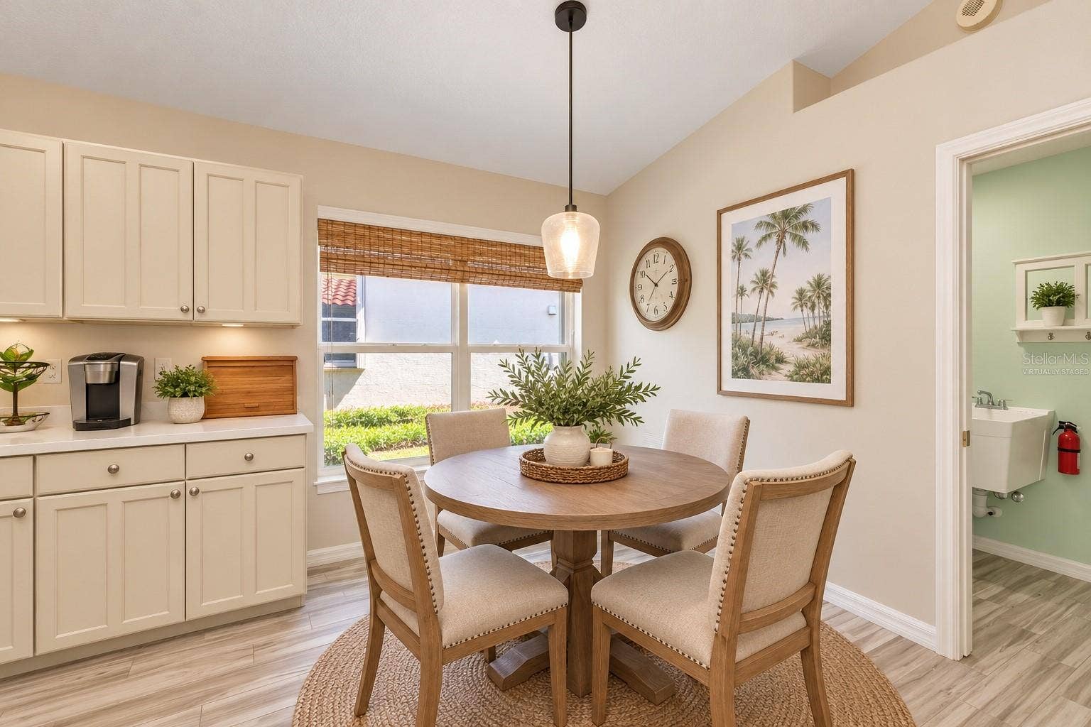 5113 FLAGSTONE DRIVE, Sarasota, FL 34238 Virtually StagedCozy dining/cafe area.