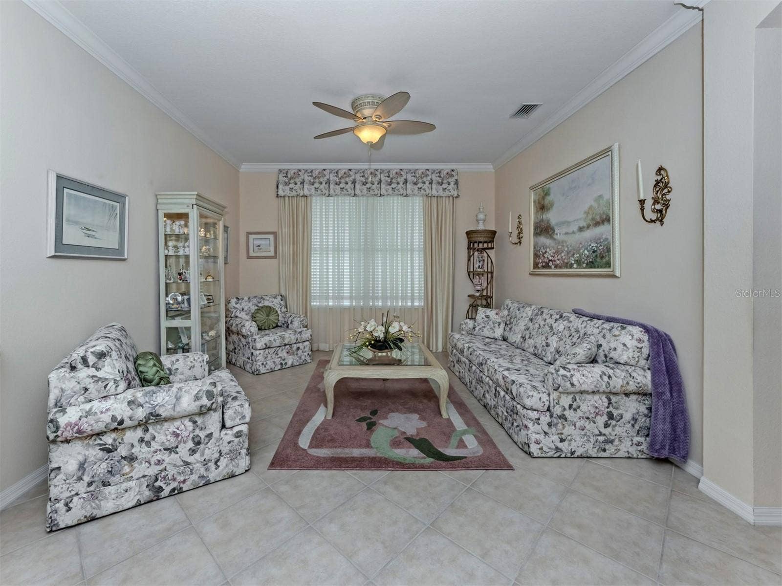20684 CAPELLO DRIVE, Venice, FL 34292 Formal Living Room with Crown Molding