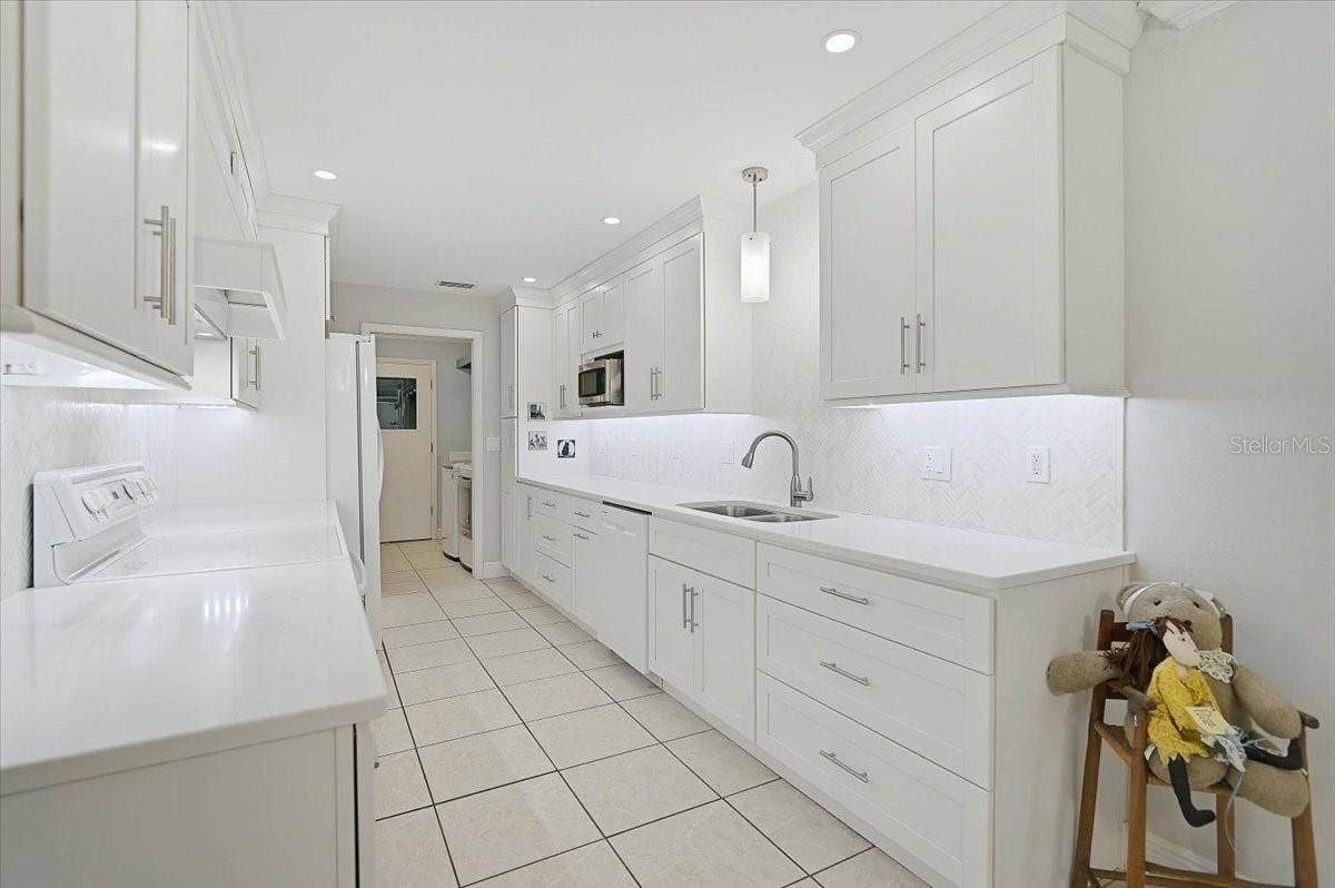 3416 WILKINSON WOODS DRIVE, #63, Sarasota, FL 34231