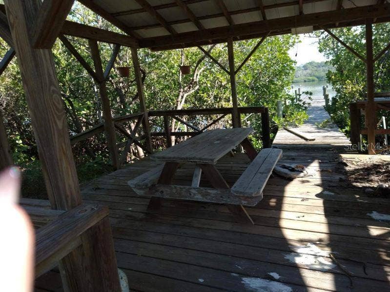 8475 MANASOTA KEY ROAD, Englewood, FL 34223 Island Hut