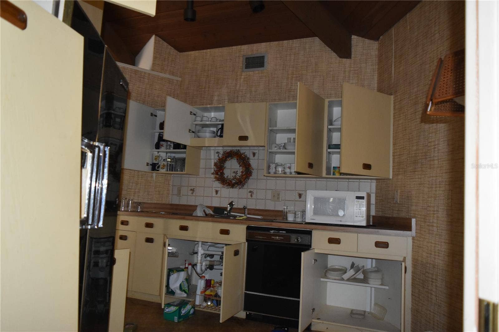 8475 MANASOTA KEY ROAD, Englewood, FL 34223 Kitchen