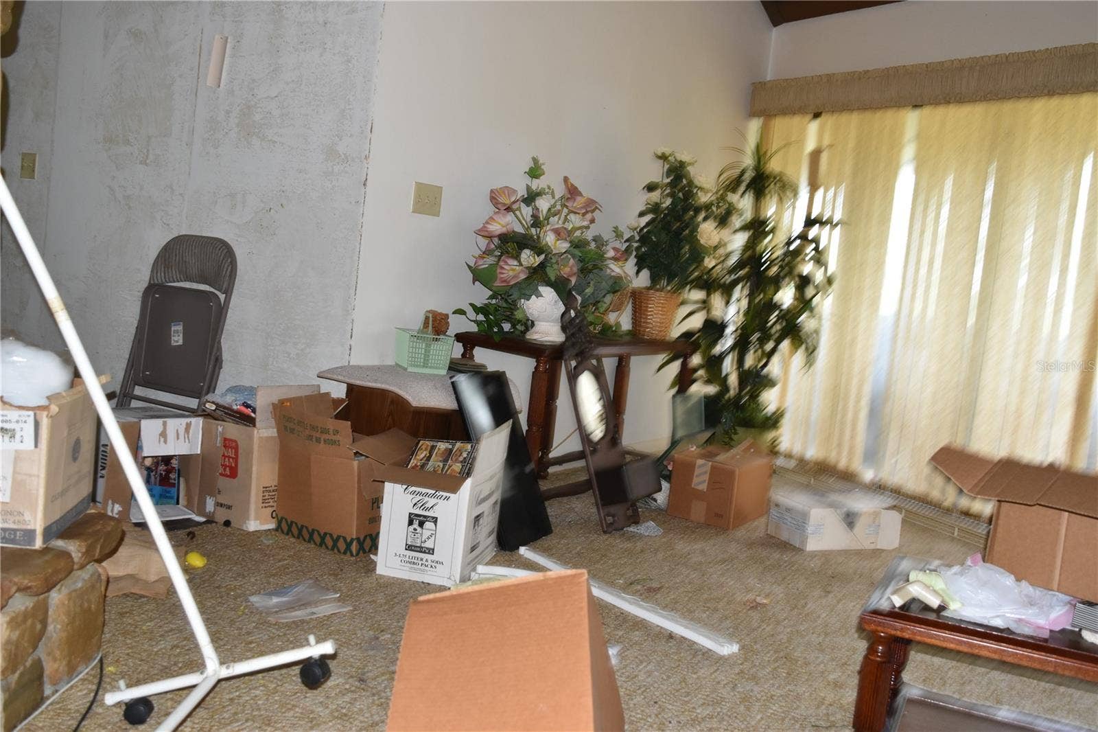 8475 MANASOTA KEY ROAD, Englewood, FL 34223 Living room