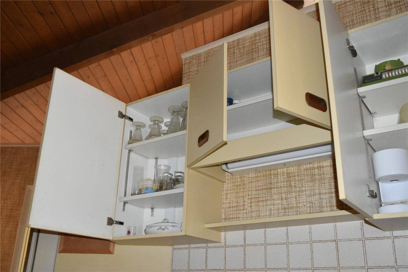8475 MANASOTA KEY ROAD, Englewood, FL 34223 Kitchen