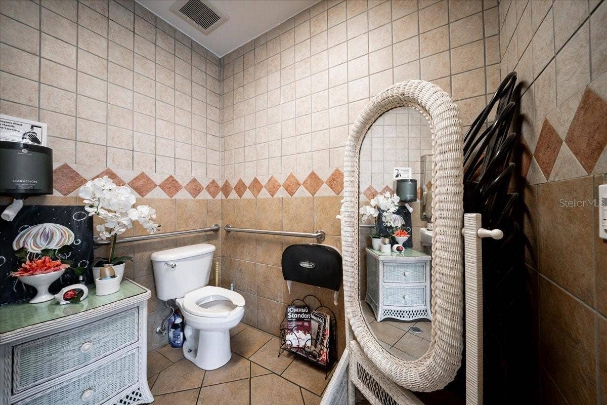 1740 E VENICE, #19, Venice, FL 34292