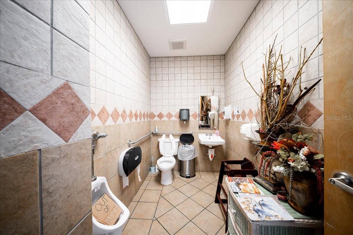 1740 E VENICE, #19, Venice, FL 34292