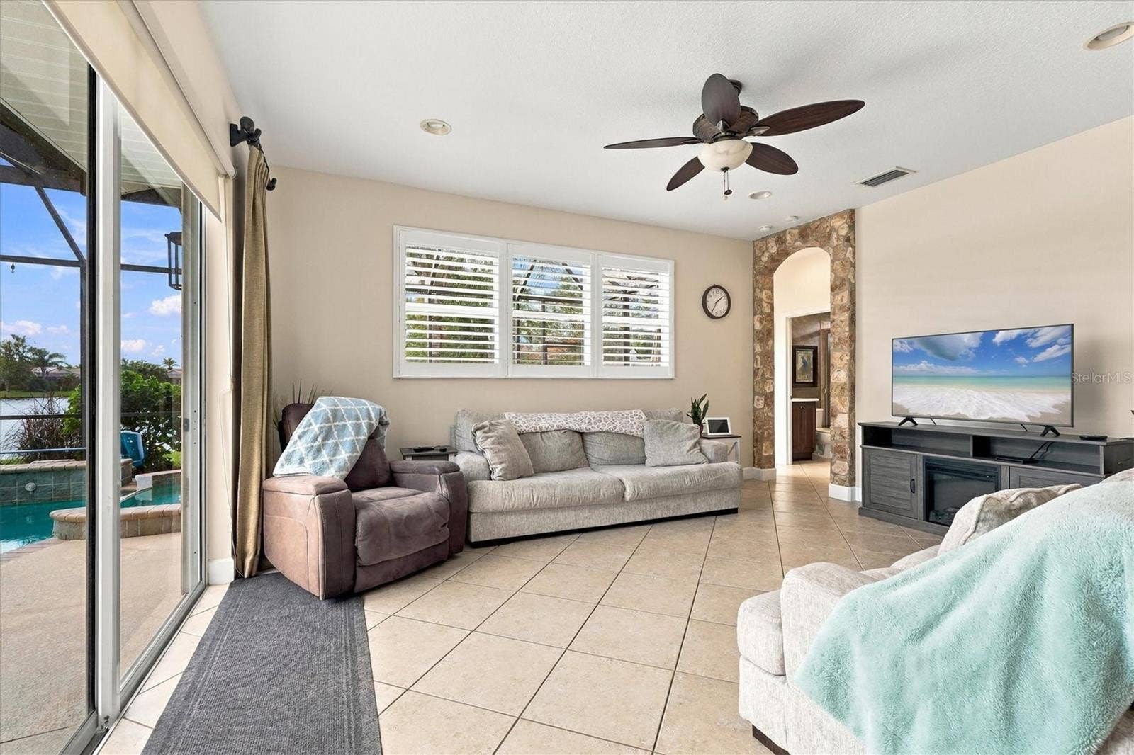 2213 MESIC HAMMOCK WAY, Venice, FL 34292 2213 MESIC HAMMOCK WAY, Venice, FL 34292