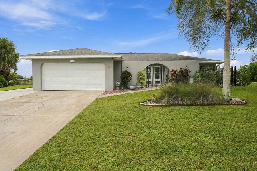 Property photo for 2331 SANDLEWOOD DRIVE, Venice, FL