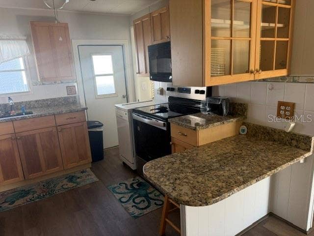 125 PARK AVENUE, Venice, FL 34292 Updated cabinets and appliances