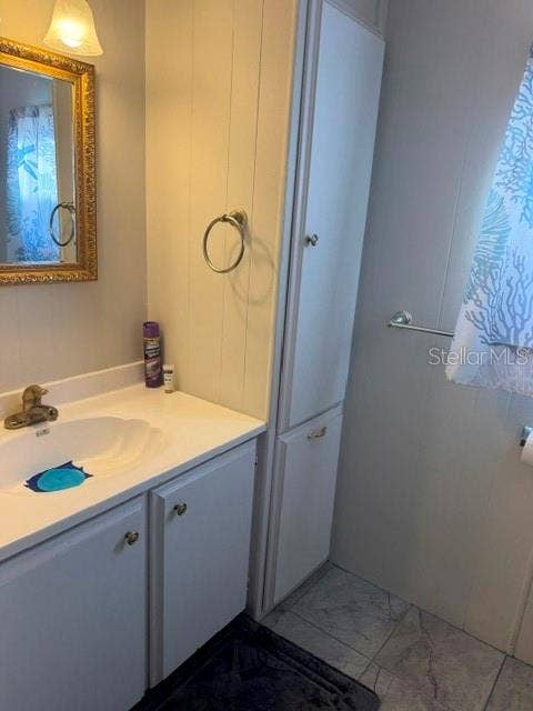 125 PARK AVENUE, Venice, FL 34292 Guest Bath