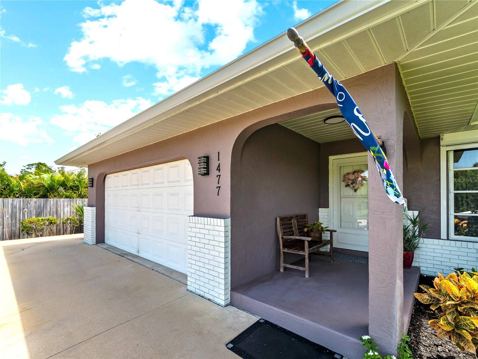 1477 HUDSON ROAD, Venice, FL 34293 Covered entry